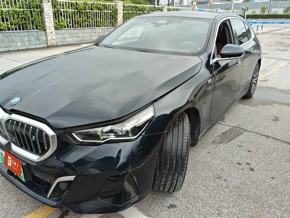 BMW i5 — фото 1