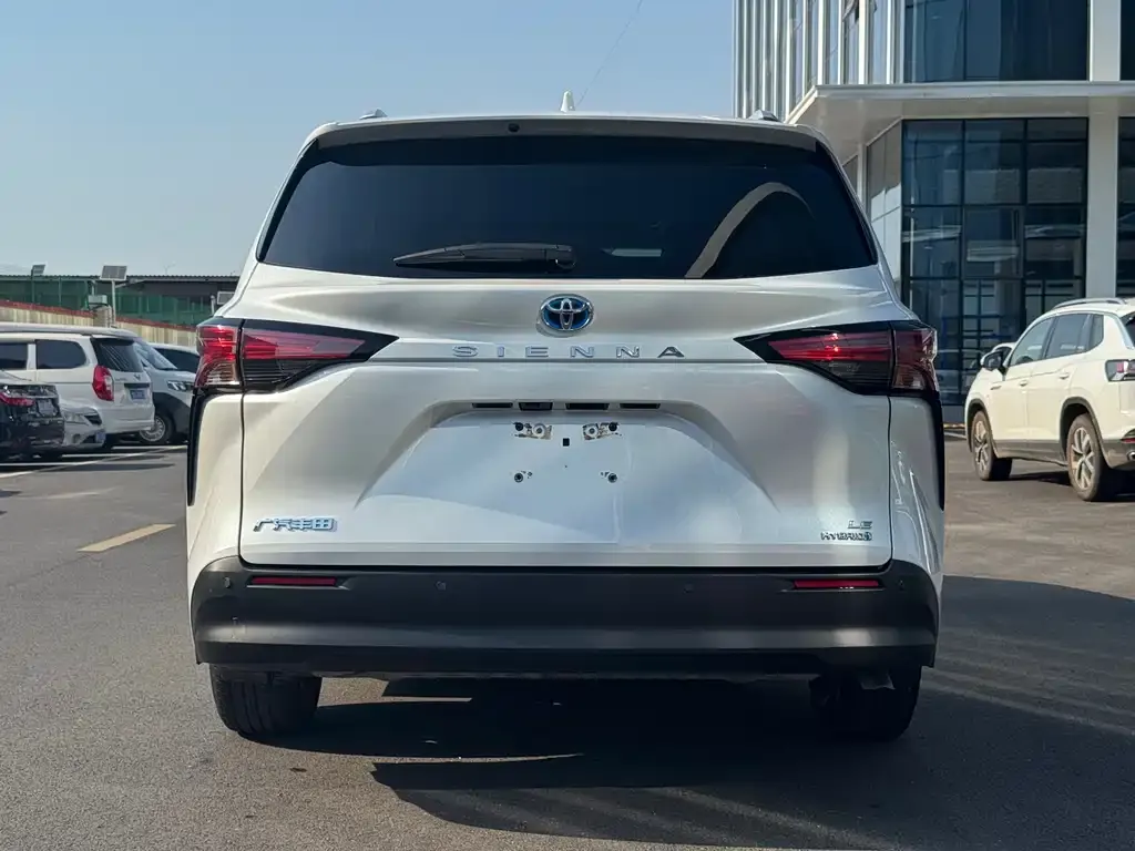 Toyota Sienna 2023 из CN, фото 10