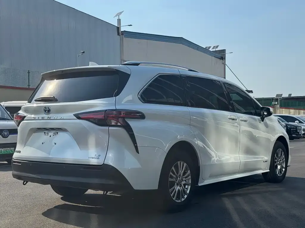 Toyota Sienna 2023 из CN, фото 8