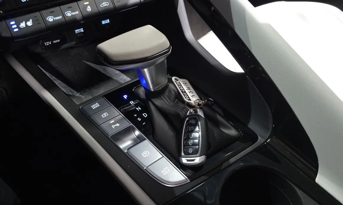 Hyundai AVANTE — фото 3