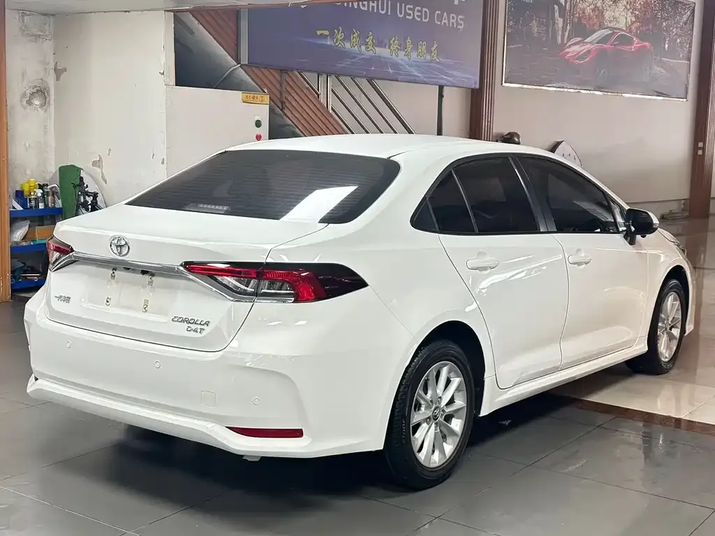 Toyota Corolla — фото 10