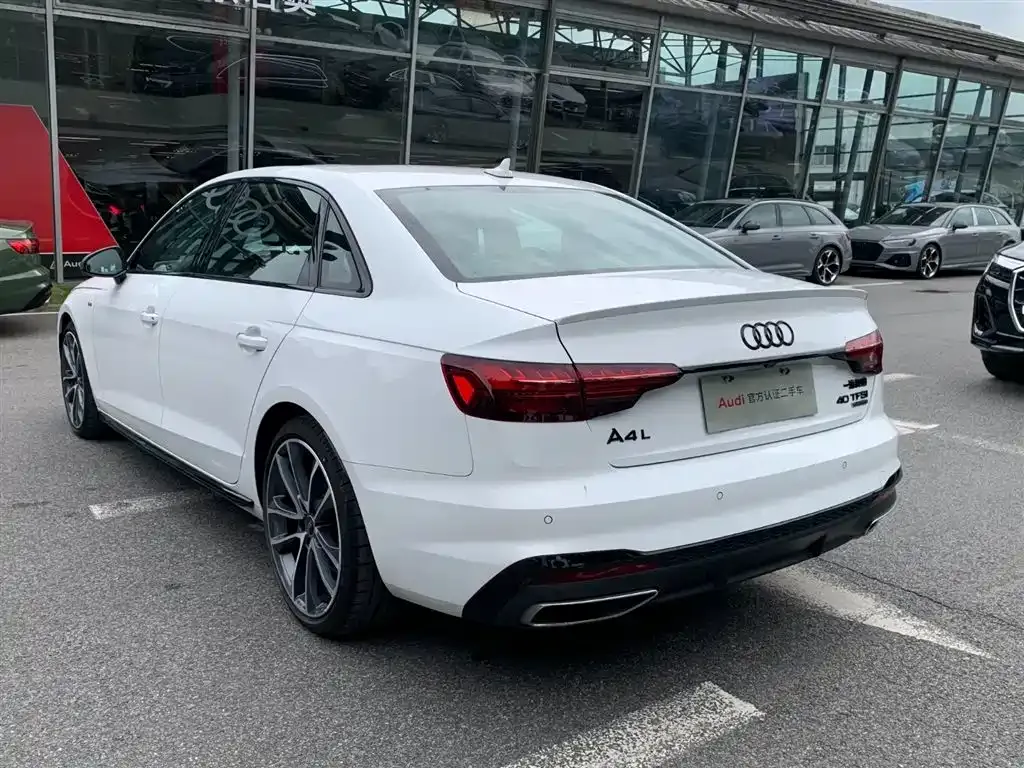 Audi A4L — фото 10