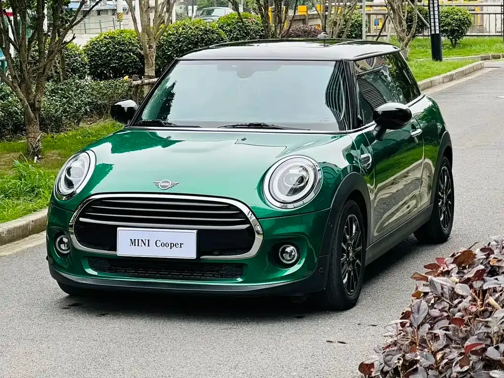 MINI Cooper (3-door) — фото 1