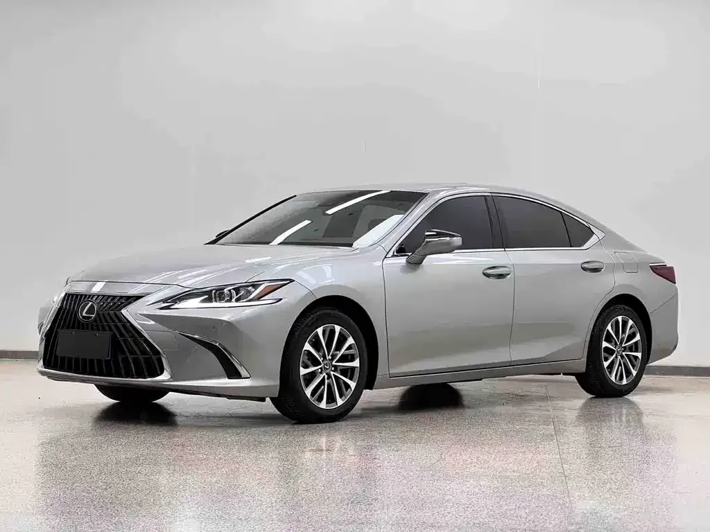 Lexus ES — фото 1