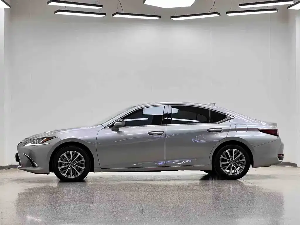 Lexus ES — фото 5
