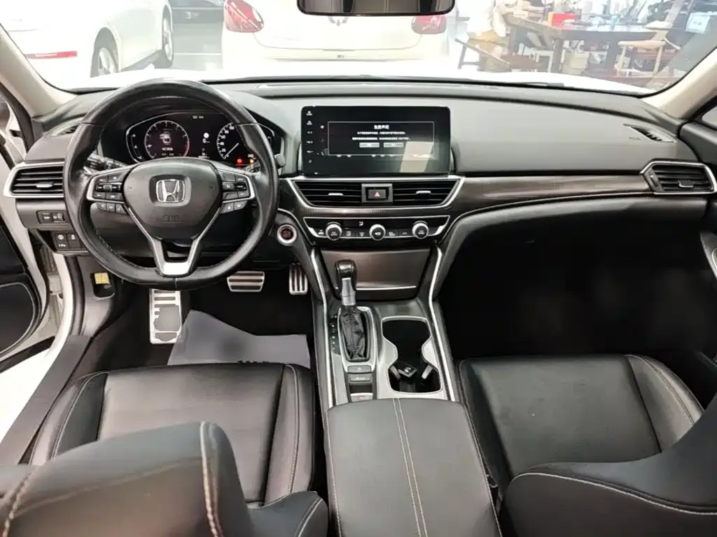 Honda Accord — фото 8