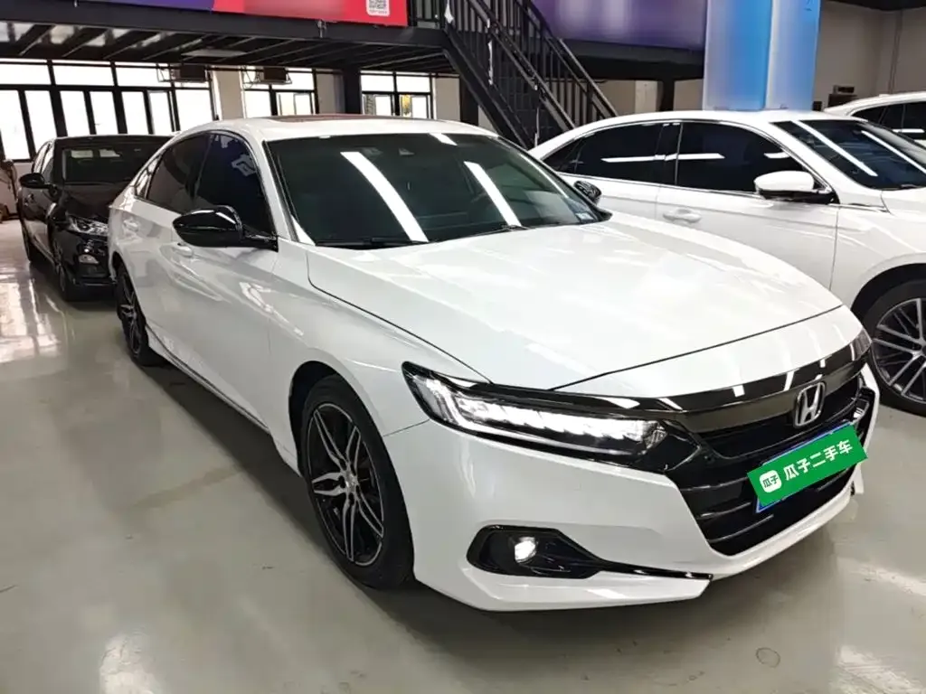 Honda Accord — фото 9