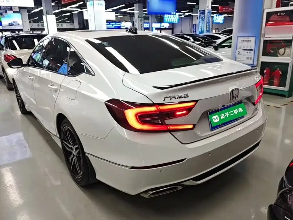 Honda Accord — фото 6