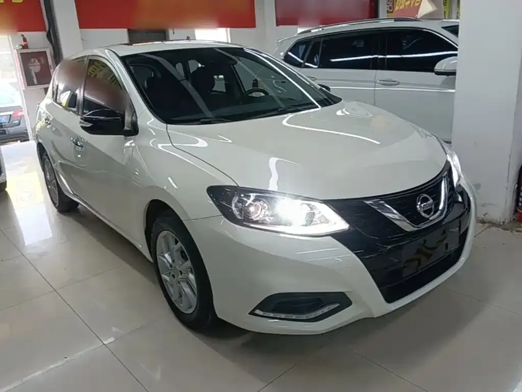Nissan Tiida 2023 из CN, фото 5