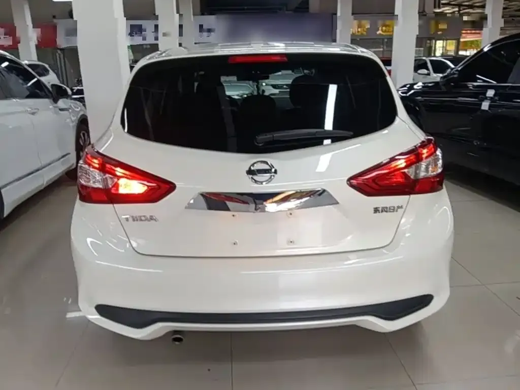 Nissan Tiida 2023 из CN, фото 10