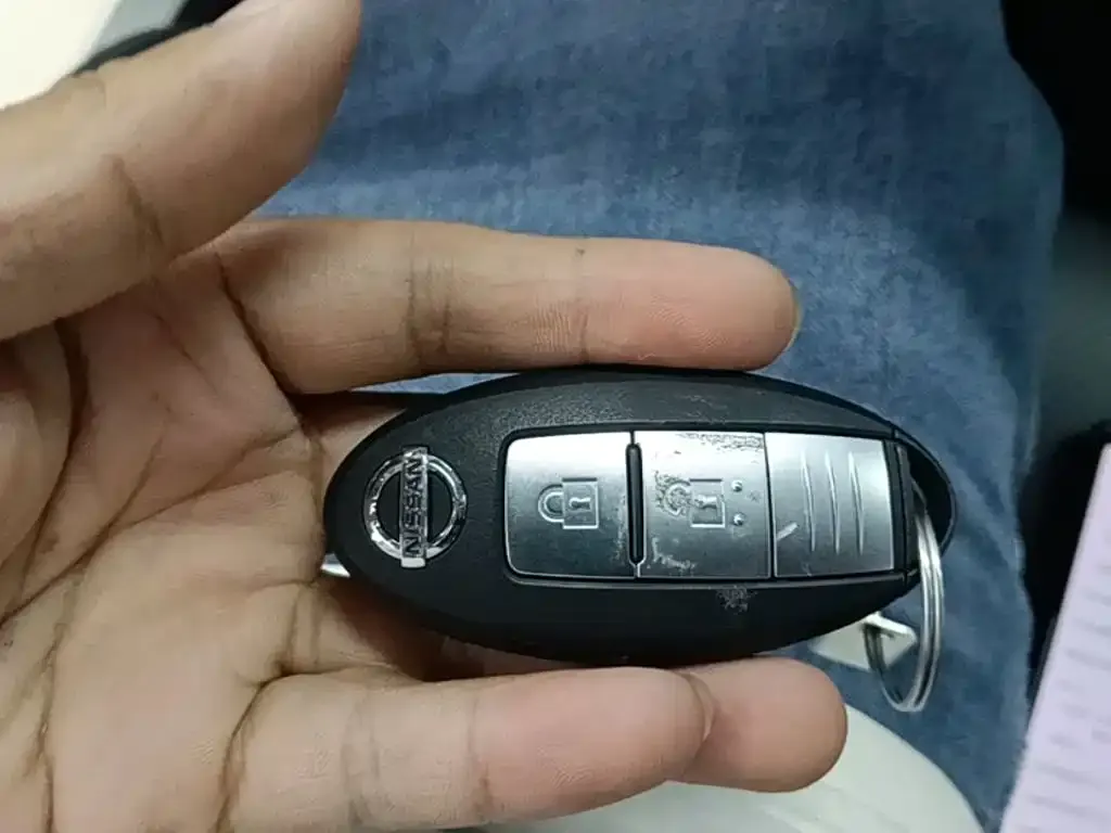 Nissan Tiida 2023 из CN, фото 2