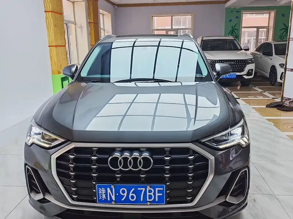 Audi Q3 — фото 1