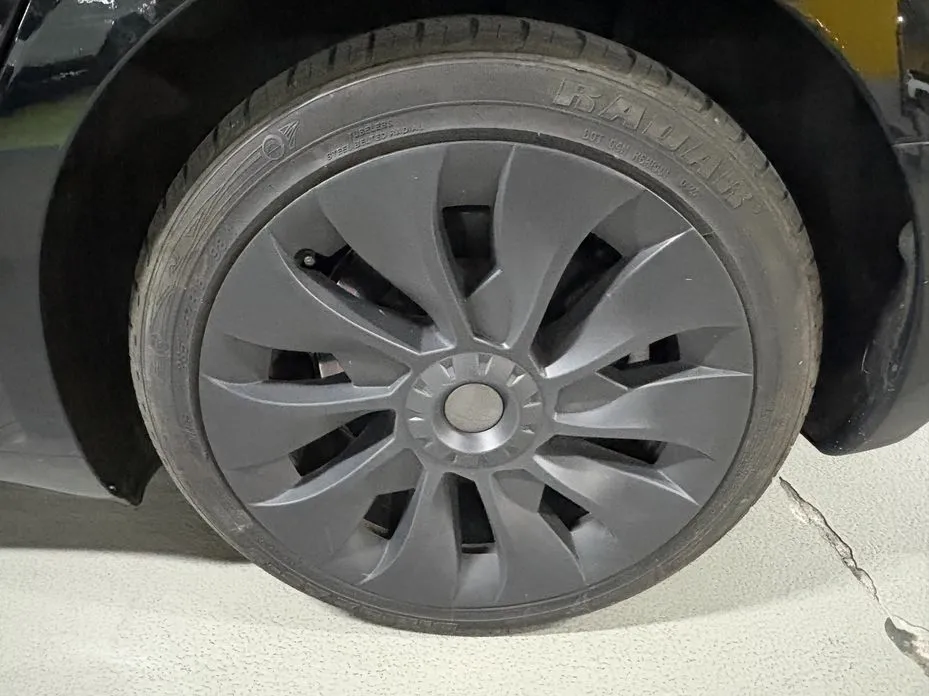 Tesla Model 3 — фото 4