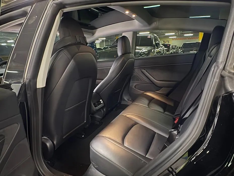 Tesla Model 3 — фото 10
