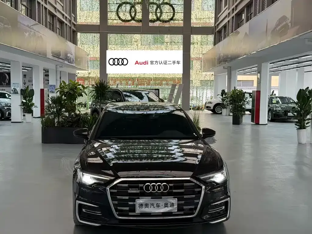 Audi A6L — фото 1