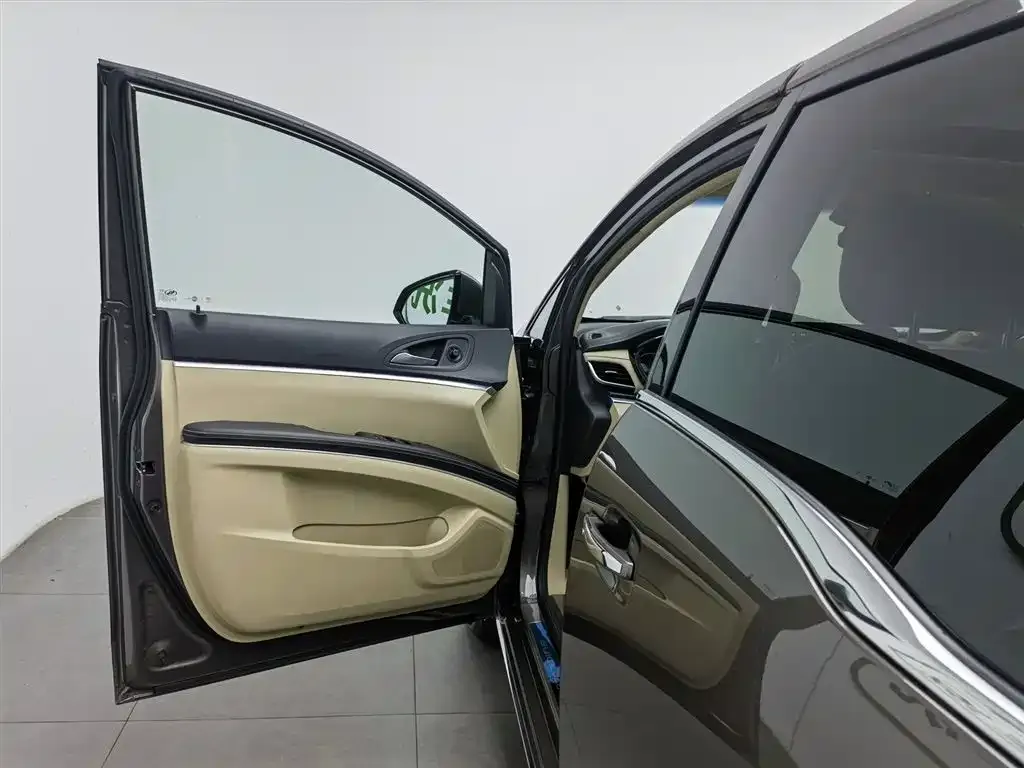Buick GL8 2023 из CN, фото 7