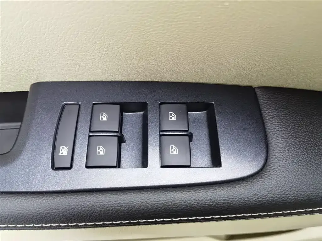Buick GL8 2023 из CN, фото 9