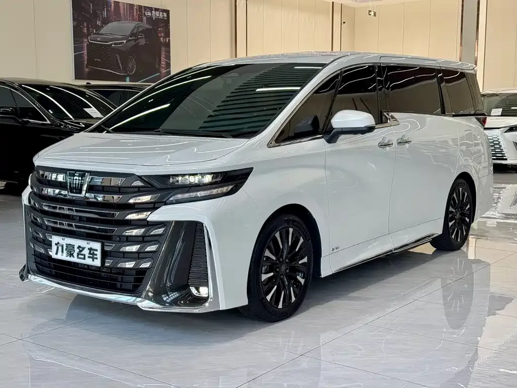 Toyota Vellfire — фото 1