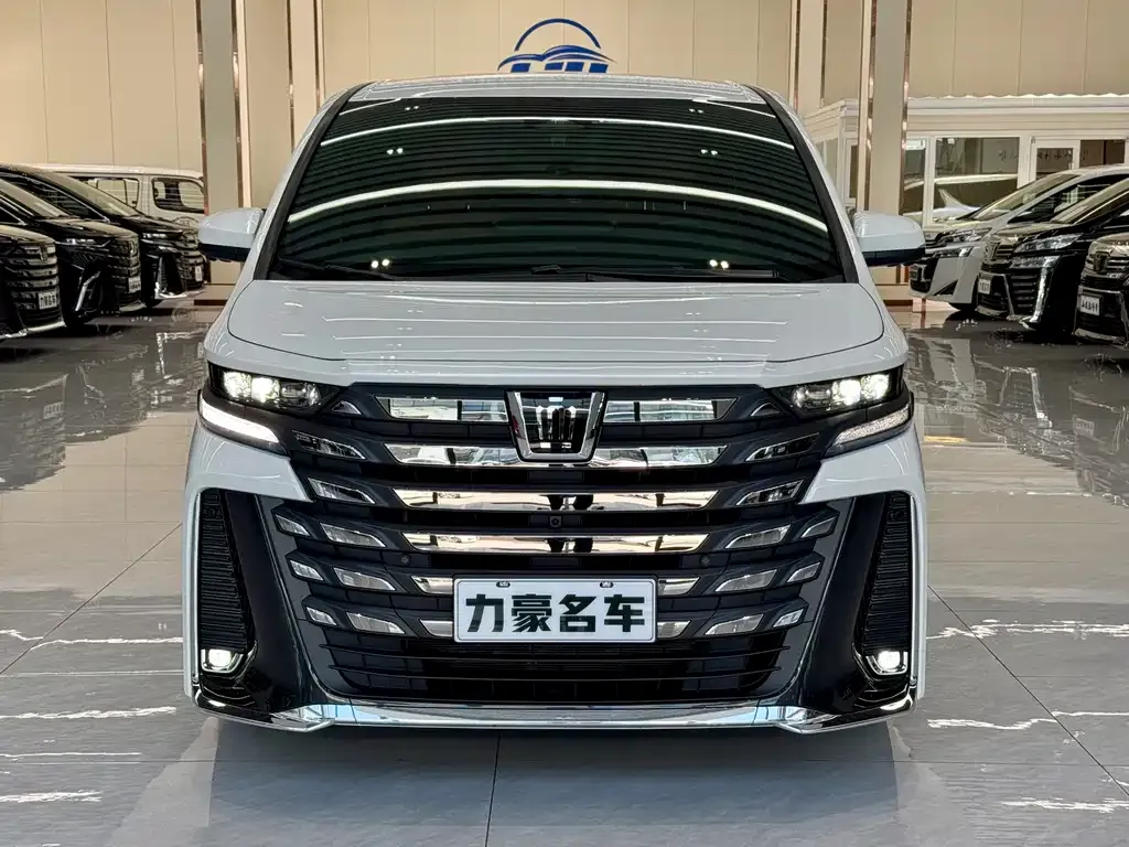 Toyota Vellfire — фото 3