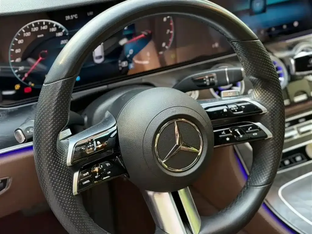 Mercedes-Benz E-Class (Import) — фото 5