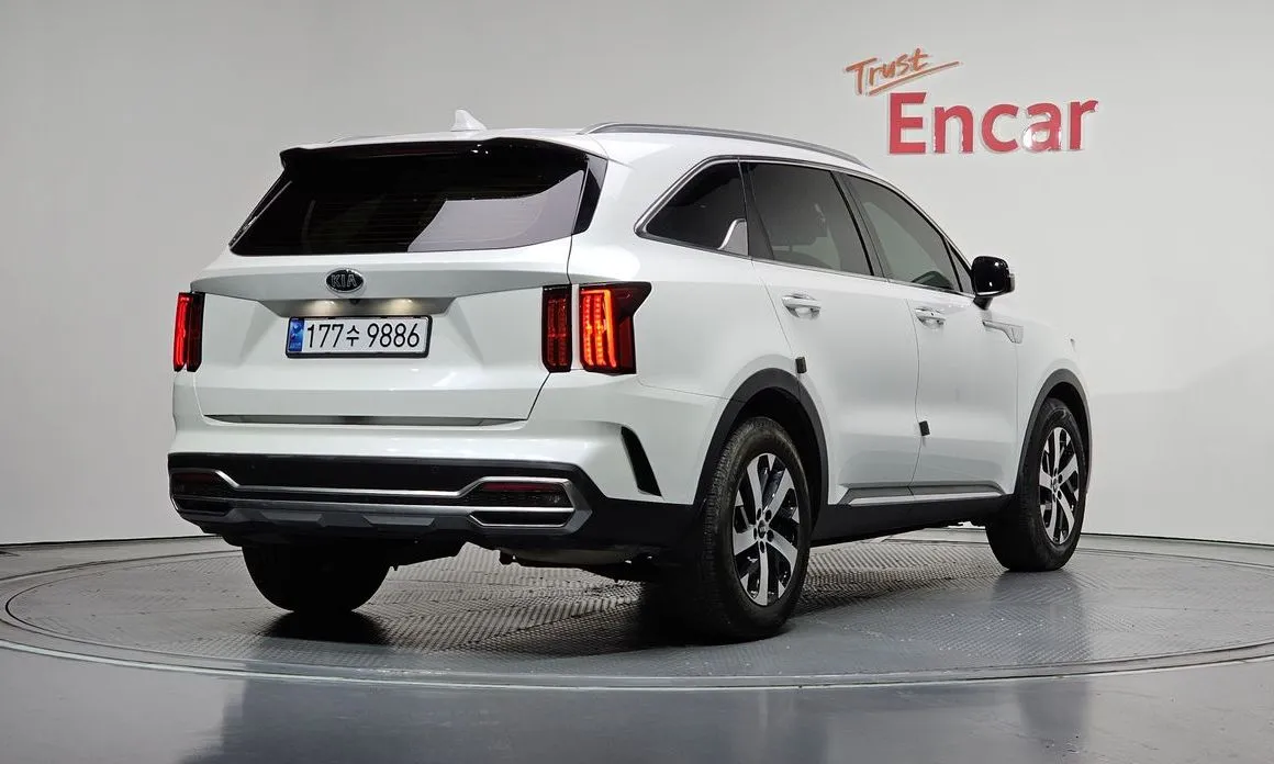 Kia Sorento — фото 9