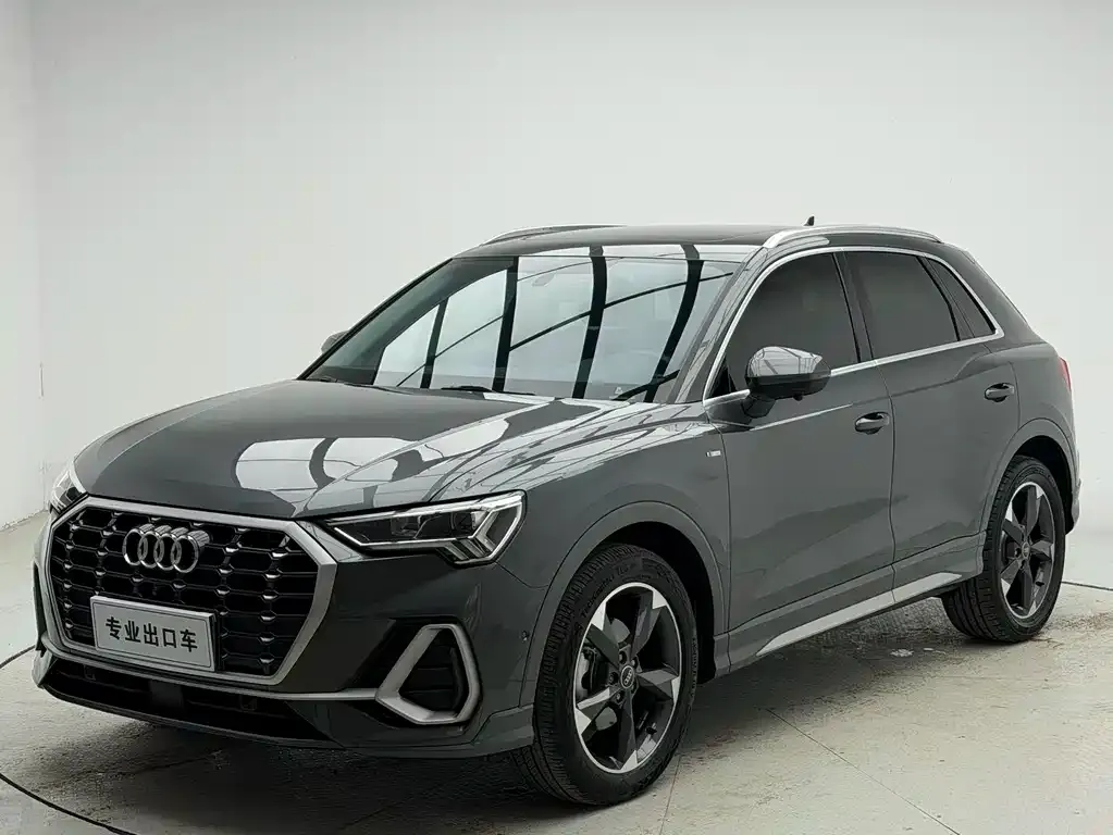 Audi Q3 — фото 1
