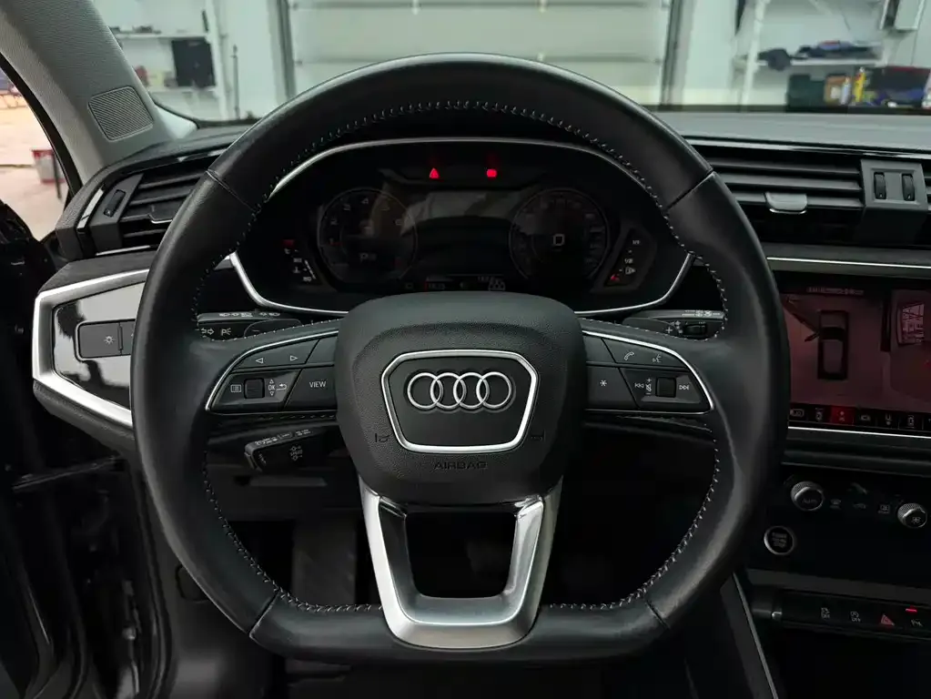 Audi Q3 — фото 4