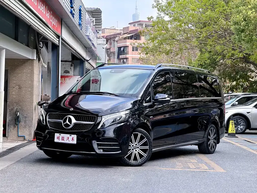 Mercedes-Benz V-Class — фото 1
