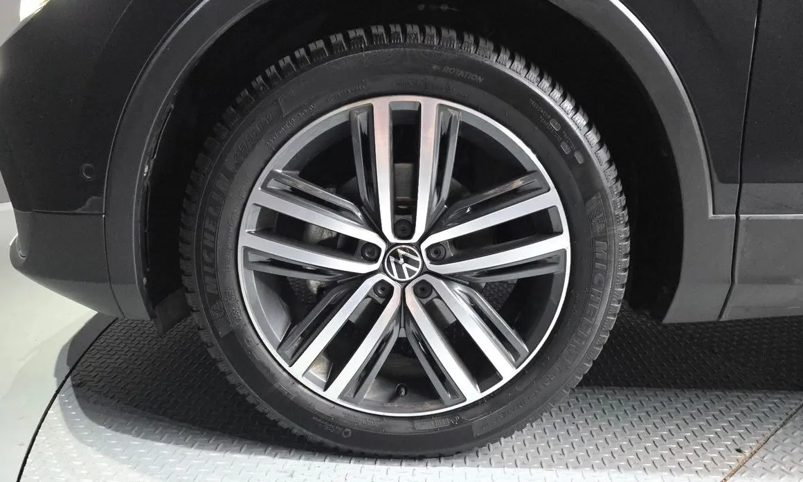 Volkswagen Tiguan — фото 10