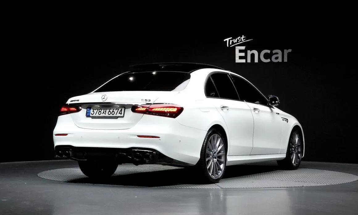 Mercedes-Benz E-Class — фото 4