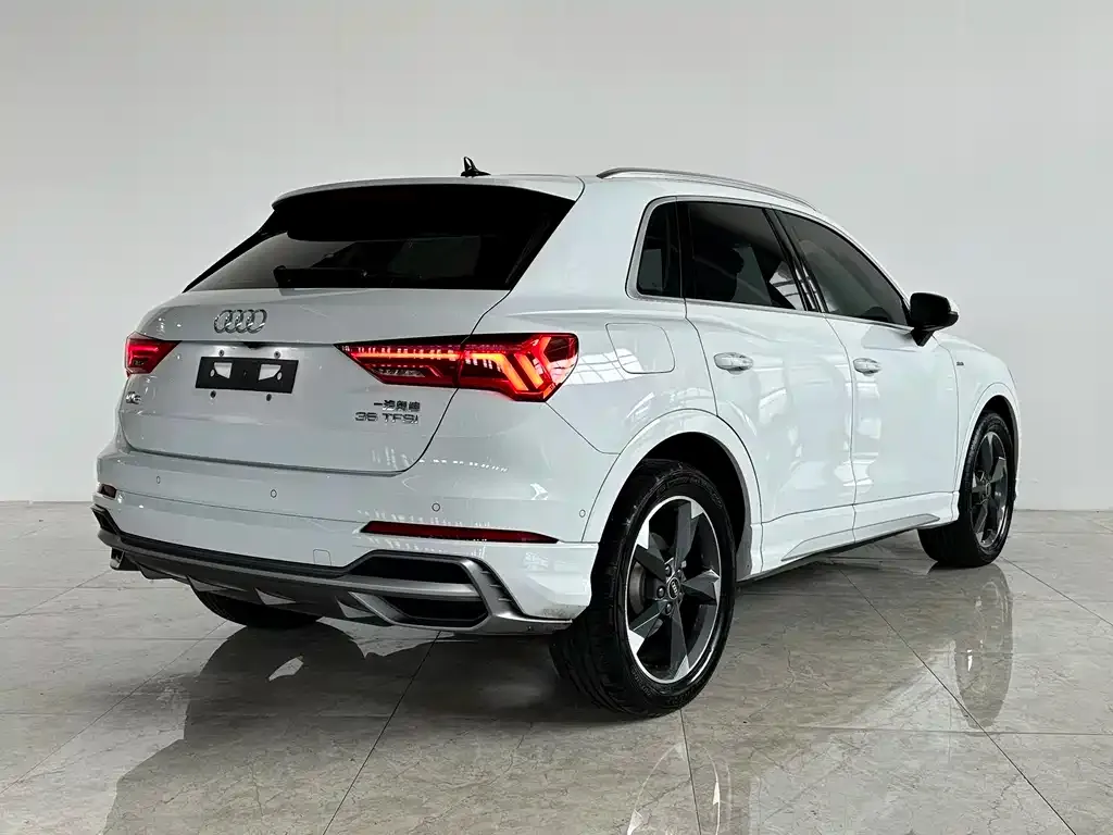 Audi Q3 — фото 9