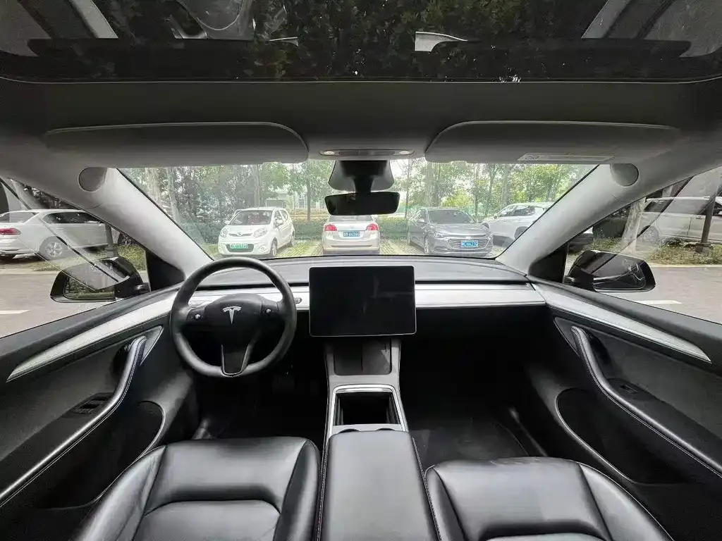 Tesla Model Y — фото 5