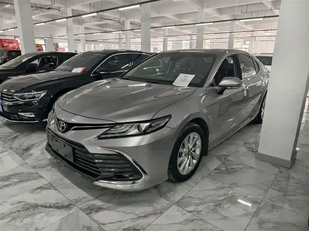 Toyota Camry — фото 8