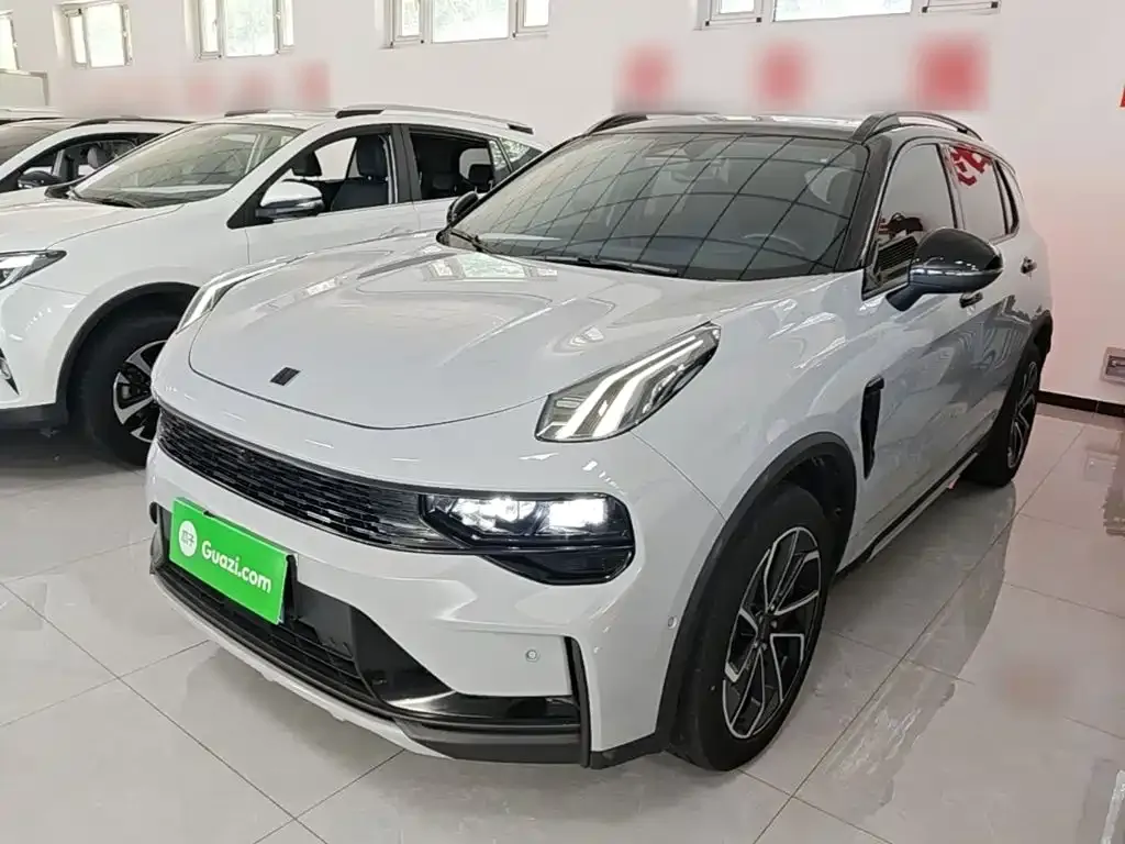 Lynk & Co 01