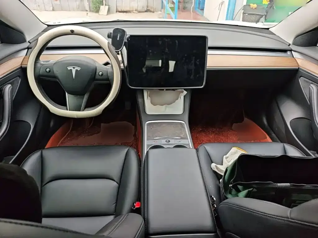 Tesla Model 3 — фото 4