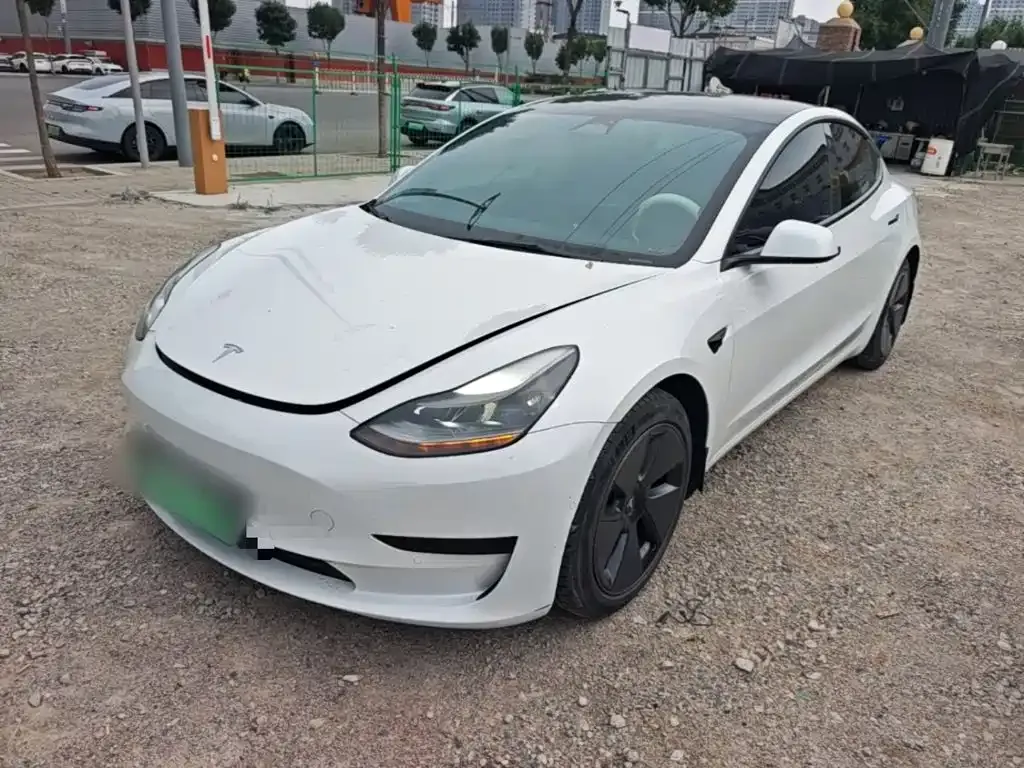 Tesla Model 3 — фото 10