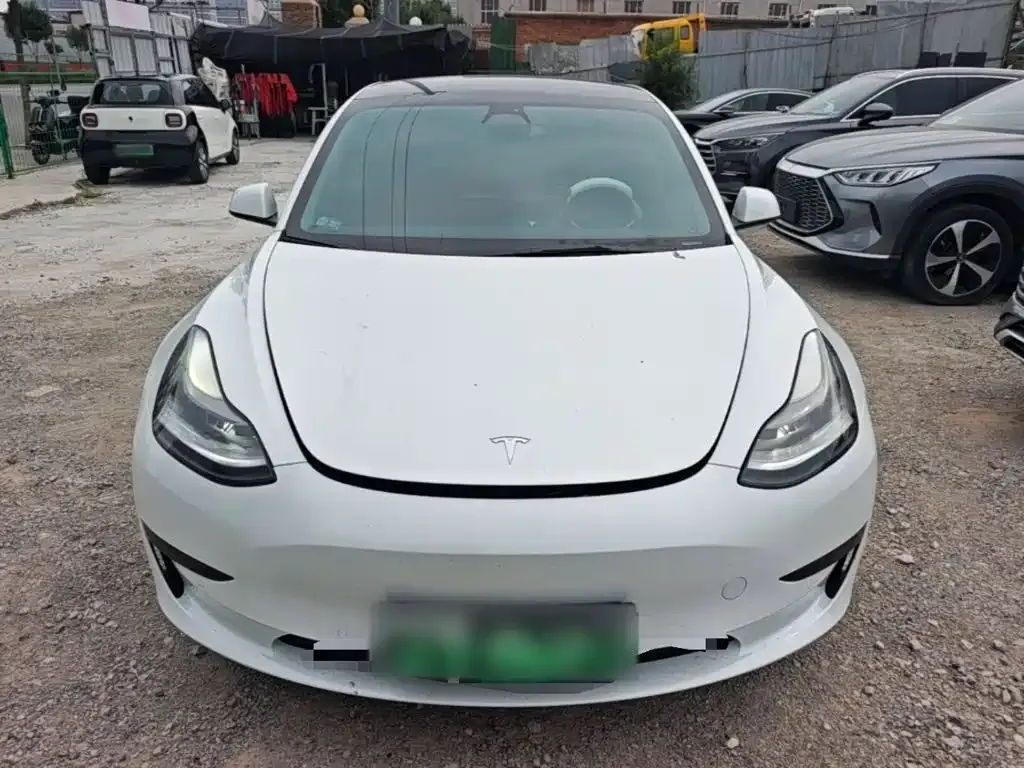 Tesla Model 3 — фото 3