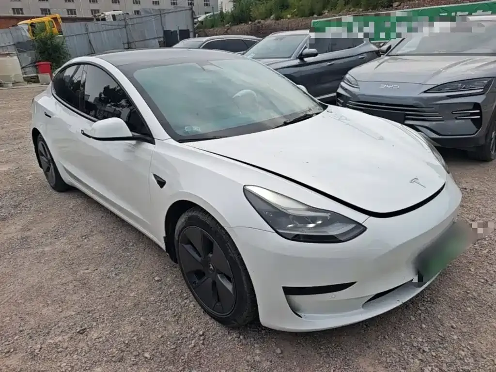 Tesla Model 3 — фото 8