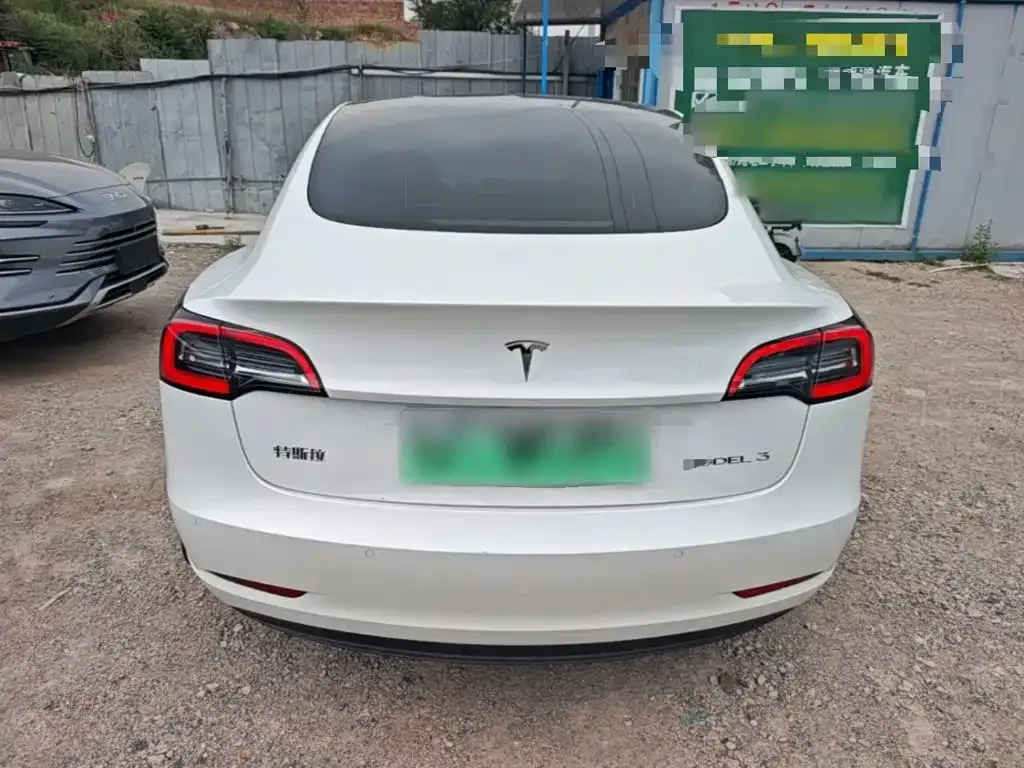 Tesla Model 3 — фото 6