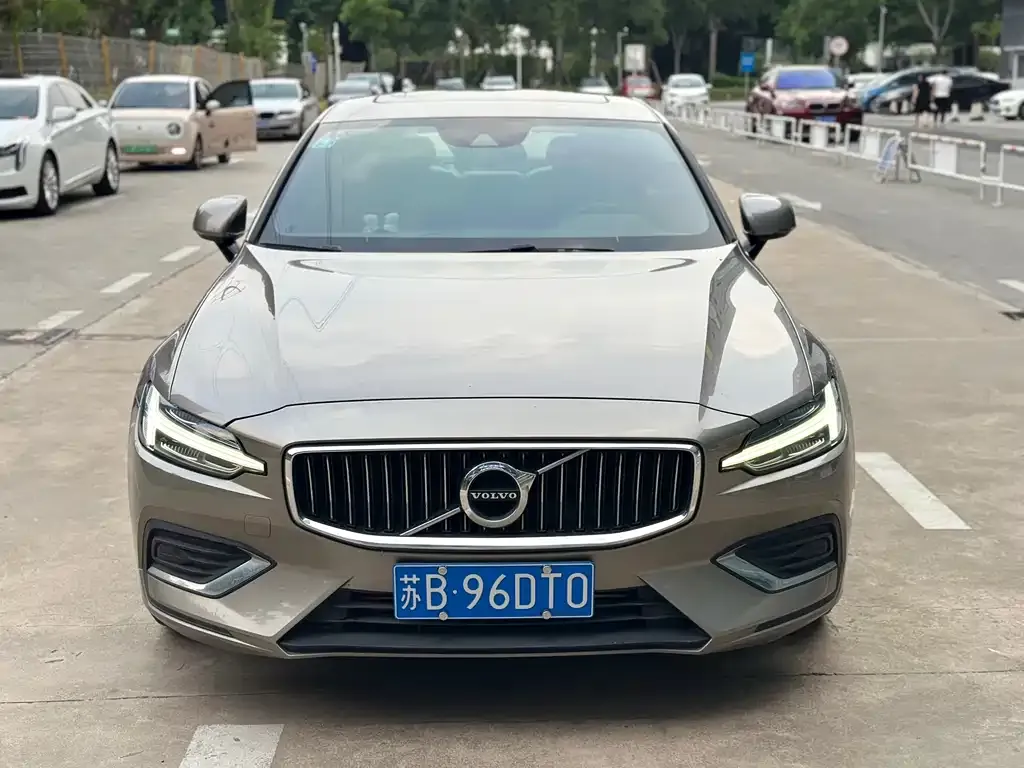 Volvo S60 — фото 3