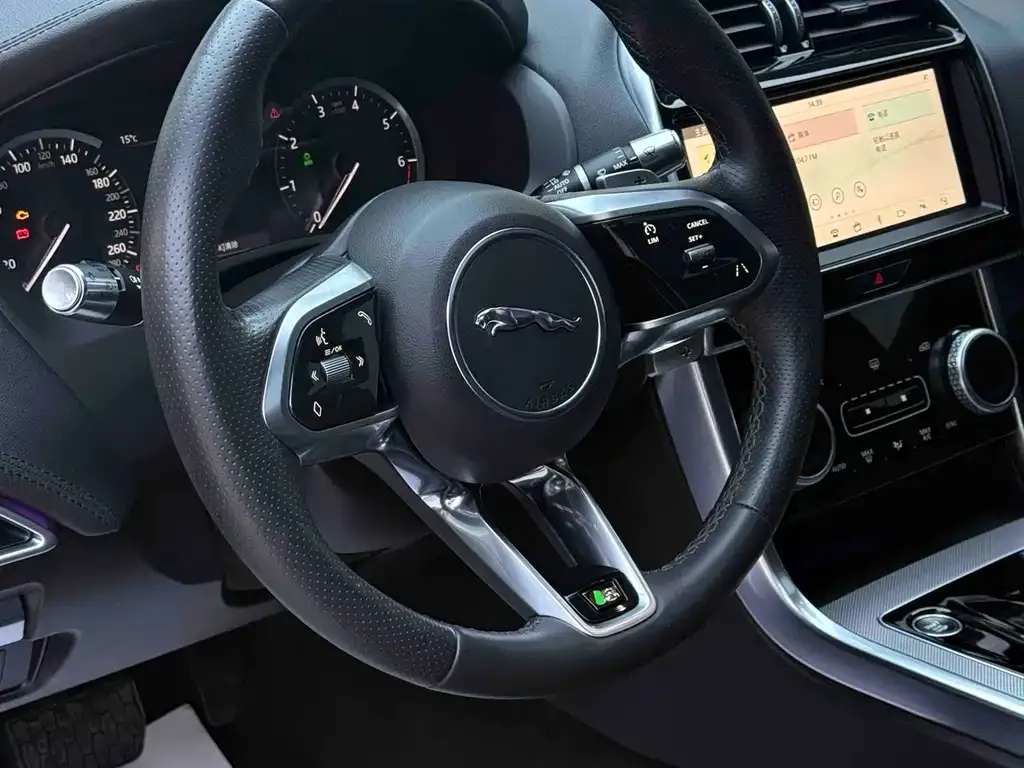 Jaguar XEL — фото 10