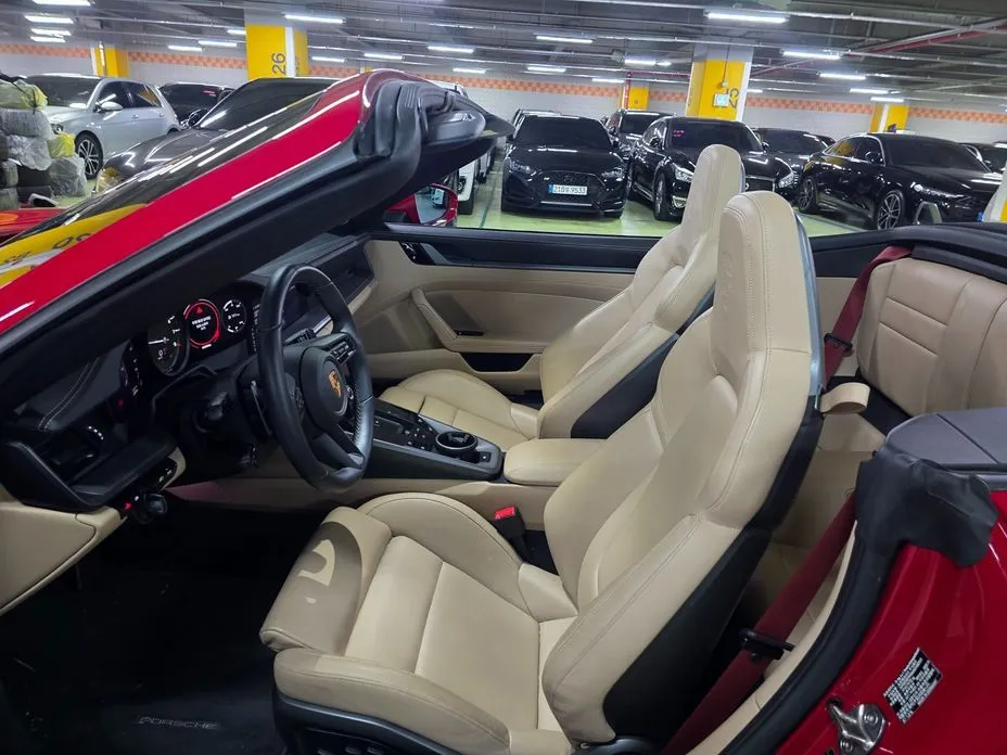 Porsche 911 2021 из KR, фото 8
