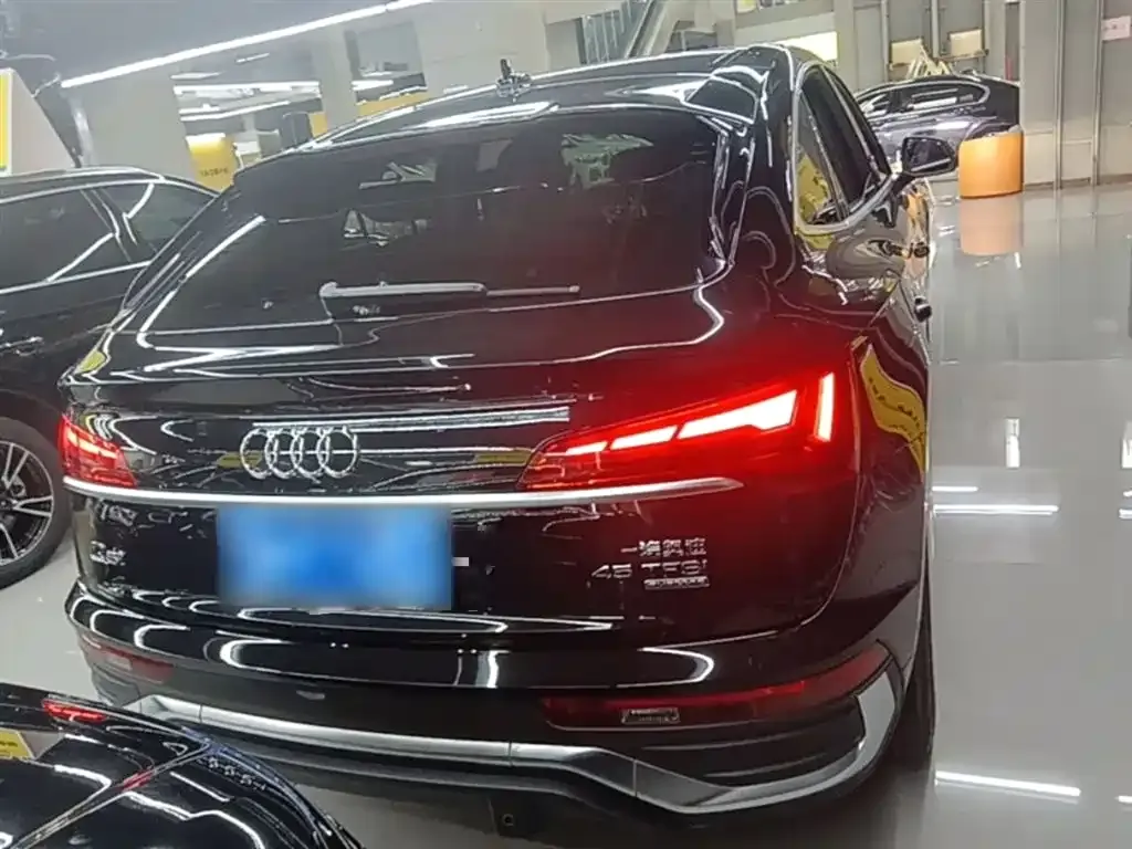 Audi Q5L Sportback 2021 из CN, фото 10