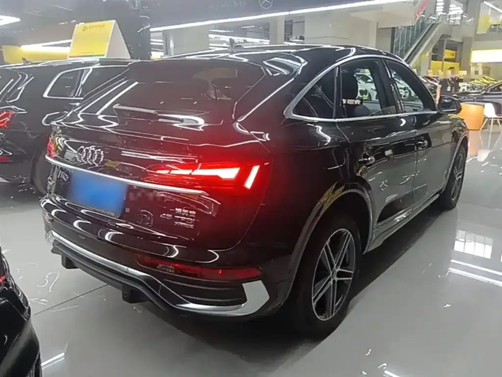 Audi Q5L Sportback 2021 из CN, фото 2