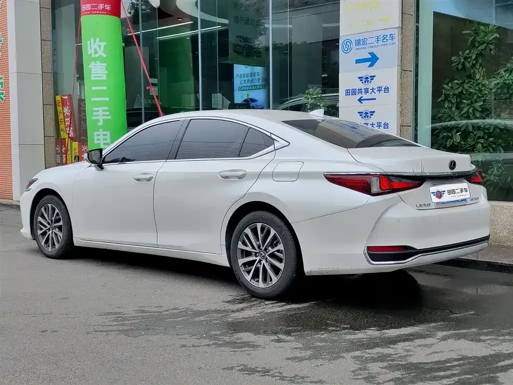 Lexus ES — фото 5