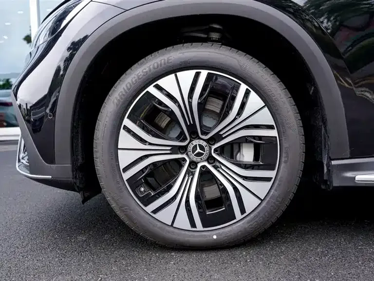 Mercedes-Benz EQE SUV — фото 4