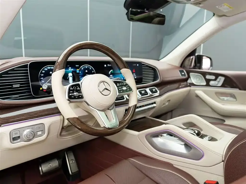 Mercedes-Benz GLS — фото 8