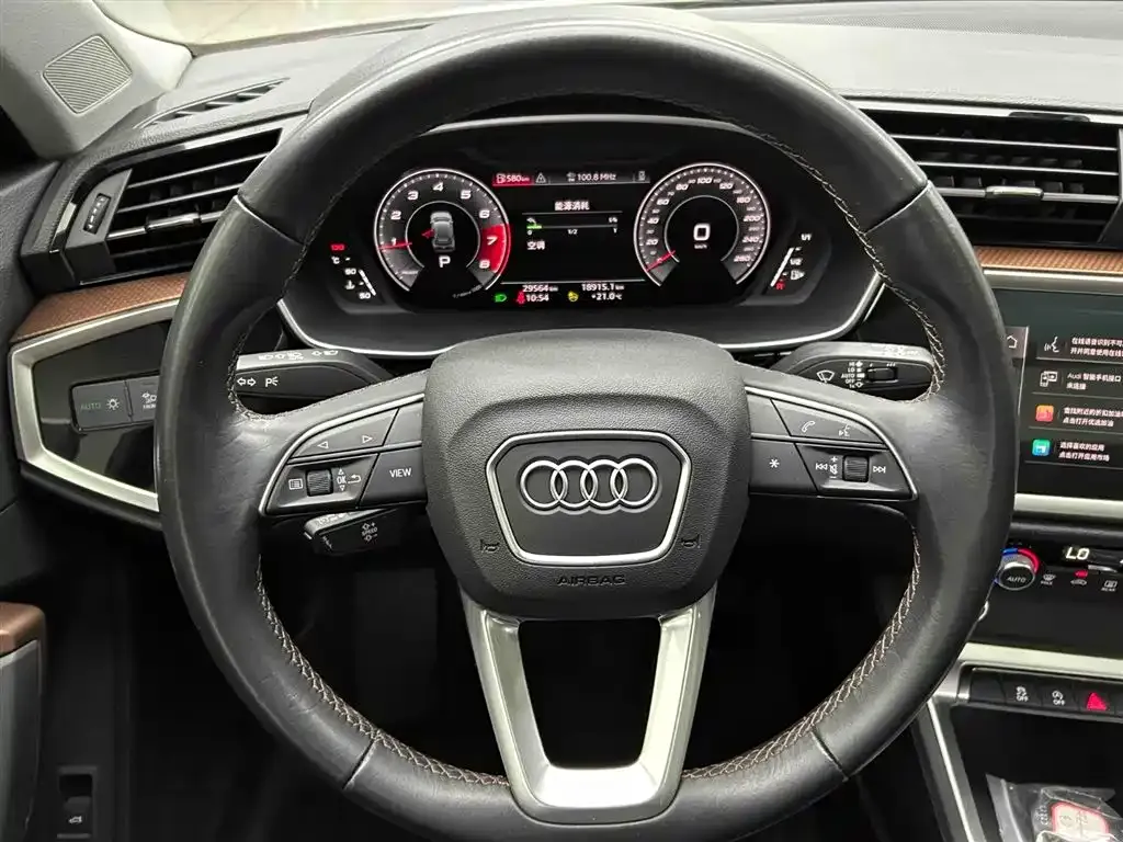 Audi Q3 — фото 7