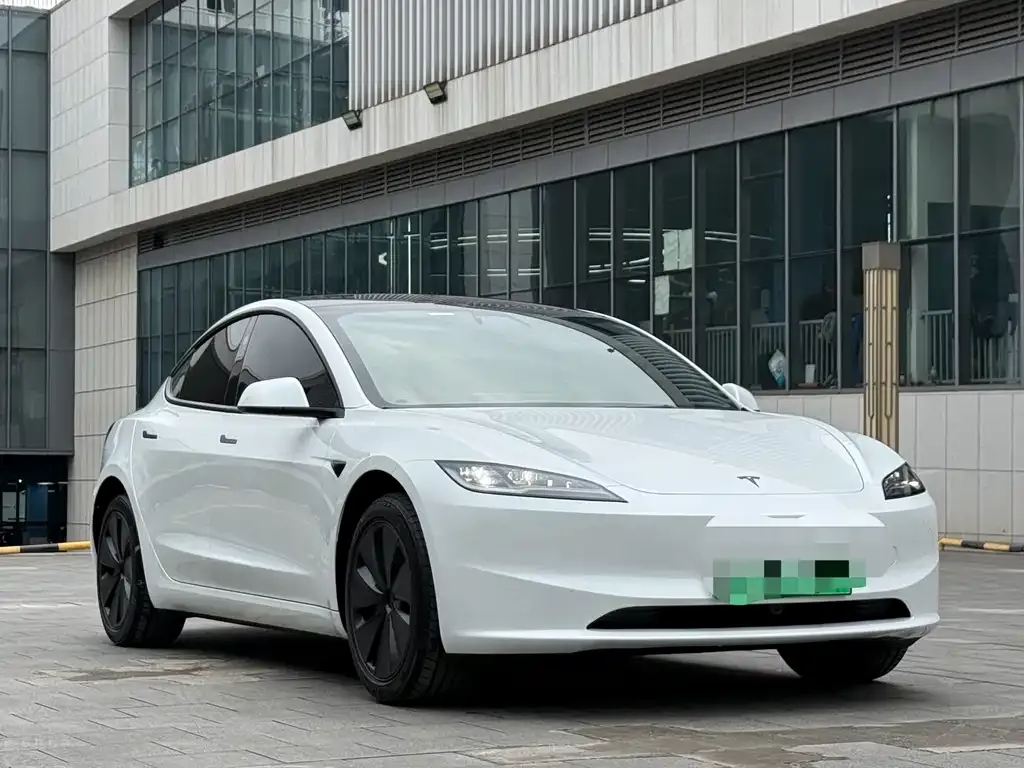 Tesla Model 3 — фото 2