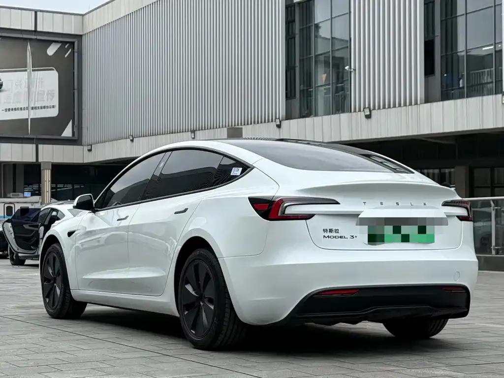 Tesla Model 3 — фото 4